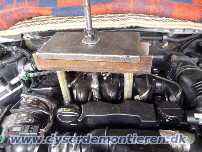 Udstrækning af en svejst indsprøjtningsdyse
                  fra Peugeot / Citroen 1,6 HDi 16V